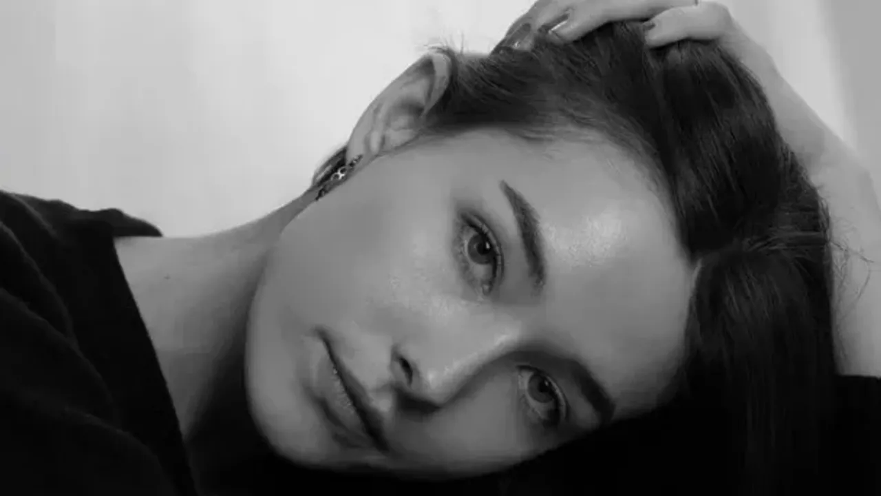 Tuğba Sunguroğlu aslen nereli, boyu kilosu, kaç yaşında, evli mi, eşi kim, rol aldığı diziler