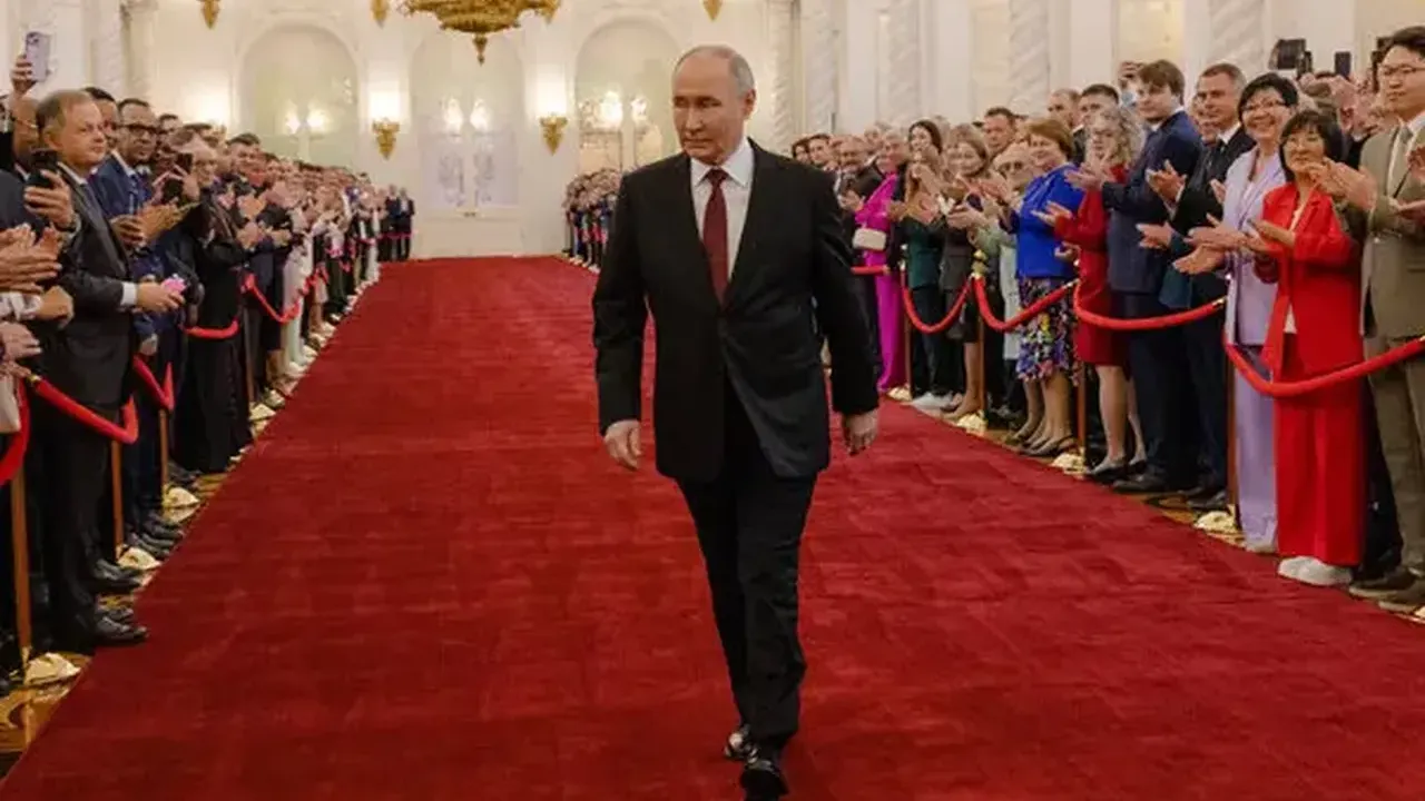 Putin İstanbul’a neden gelmedi? İngiliz basınından çarpıcı “ölü adam” yorumu