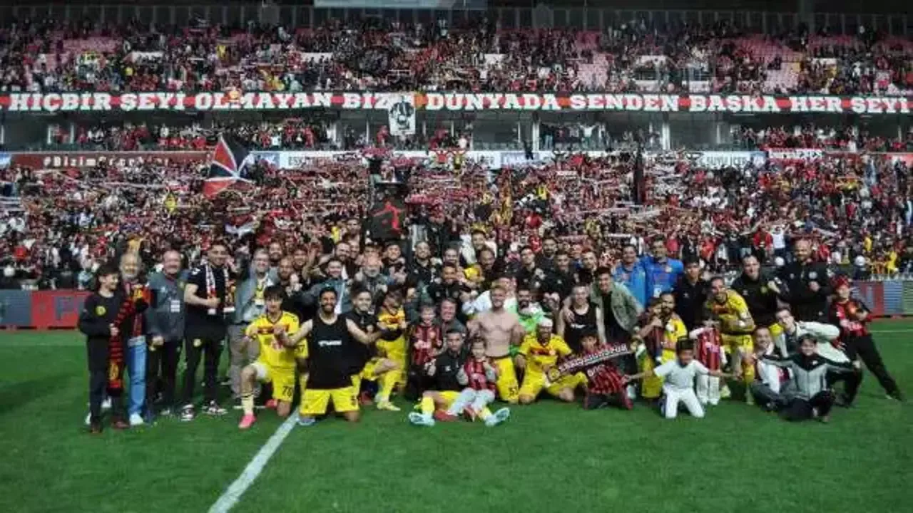 Efsane Geri Dönüyor! Eskişehirspor 3. Lig Biletini Kaptı!