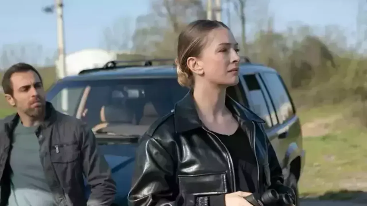 Arka Sokaklar’ın Gökçesi Yasemin Kay Allen’ın Annesi Ortaya Çıktı! Güzelliğin Sırrı Genetik Mi?