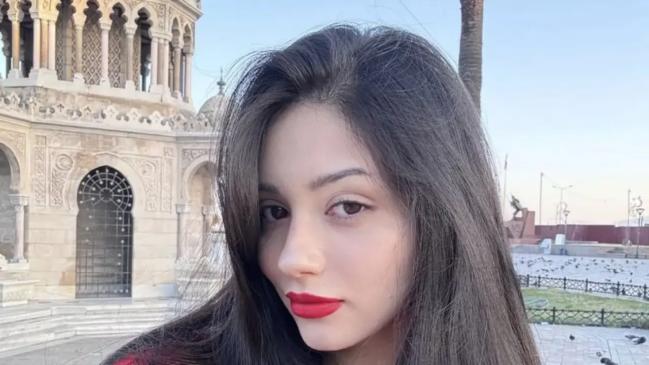 Alya Vural Kimdir, Evli mi, Sevgilisi Kim? Kaç Yaşında, Aslen Nereli, Ne İş Yapıyor, Fenomen mi, Zeydcarey Kim, Boyu Kilosu