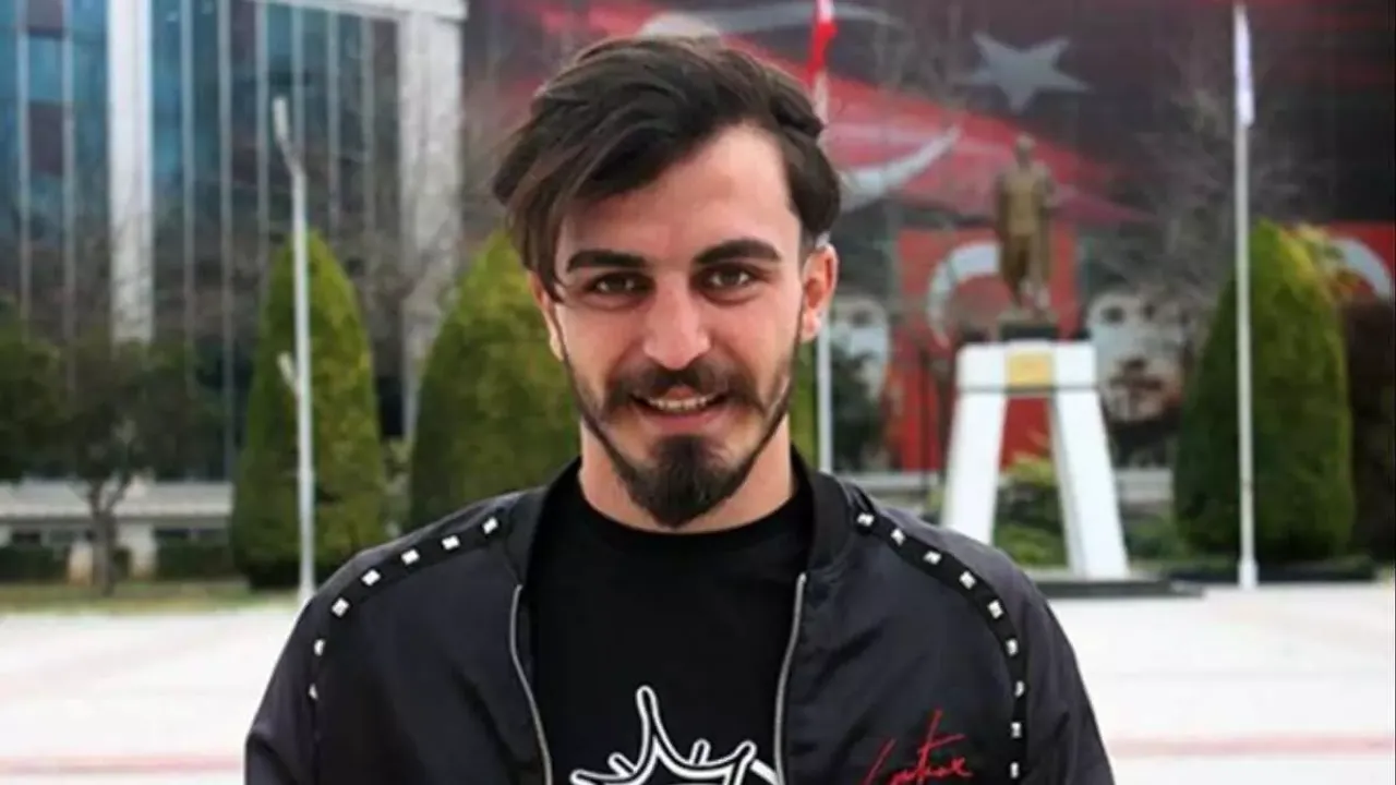 Fester Abdü Kimdir? Deli Mi Ne Kim? Sevgilisi, Evli Mi, Eşi Kim, Boyu, TV Dizileri ve Aslen Nereli, Kaç Yaşında? Instagram Hesabı!