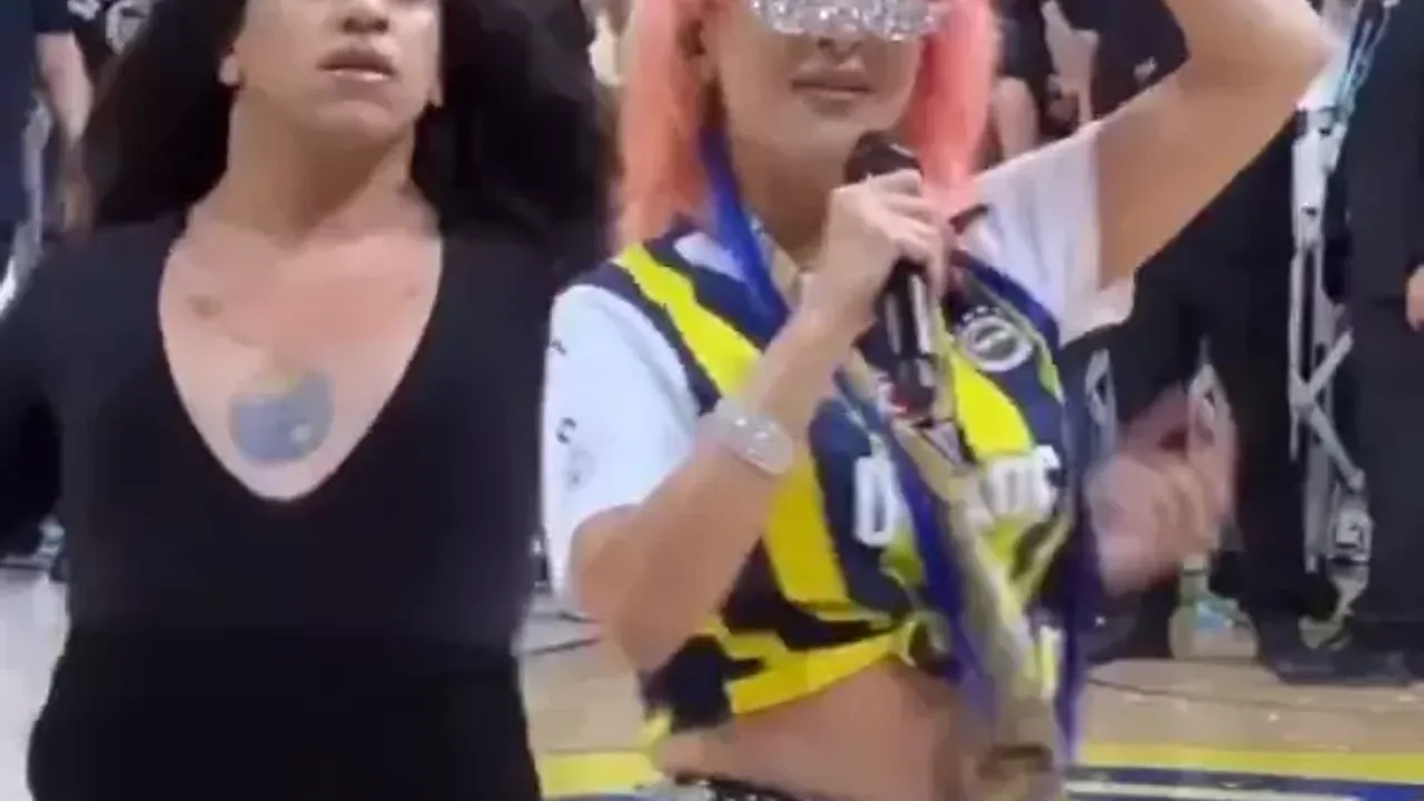 Fenerbahçe Kutlamalarında Sahneye Çıkan Kişi Kimdir? Dansçı Ne Kadar Konuşuldu?