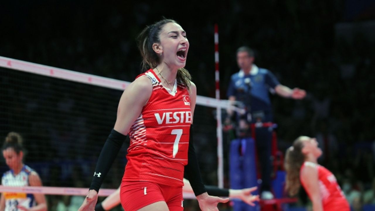 Hande Baladın Kimdir, Nereli, Mevki, Maaşı, Boyu, Oynadığı Takım ve Yeni Takımı