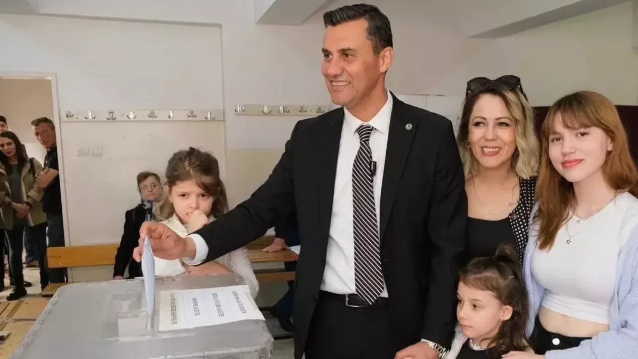 Ferdi Zeyrek'in kızı Nehir Zeyrek hayatı, ne iş yapıyor, ne mezun, mesleği