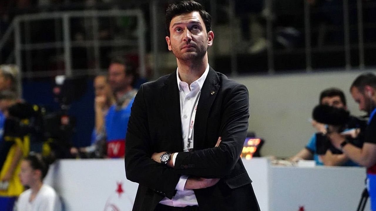 Ferhat Akbaş Kimdir, Kaç Yaşında ve Nereli,Evli mi, Kariyeri ve Profesyonel Geçmişi