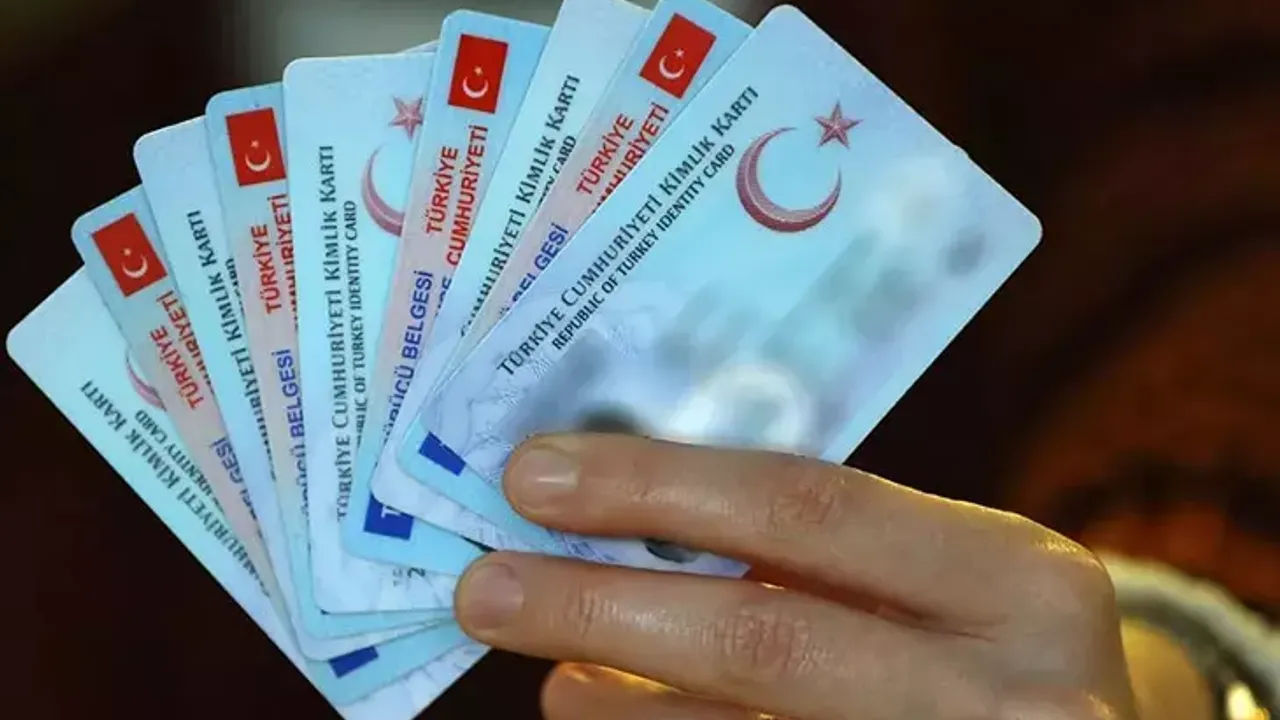 Eski Ehliyet Kullananlara Uyarı: Yenileme Süresi Doluyor, Cepler Yanabilir!