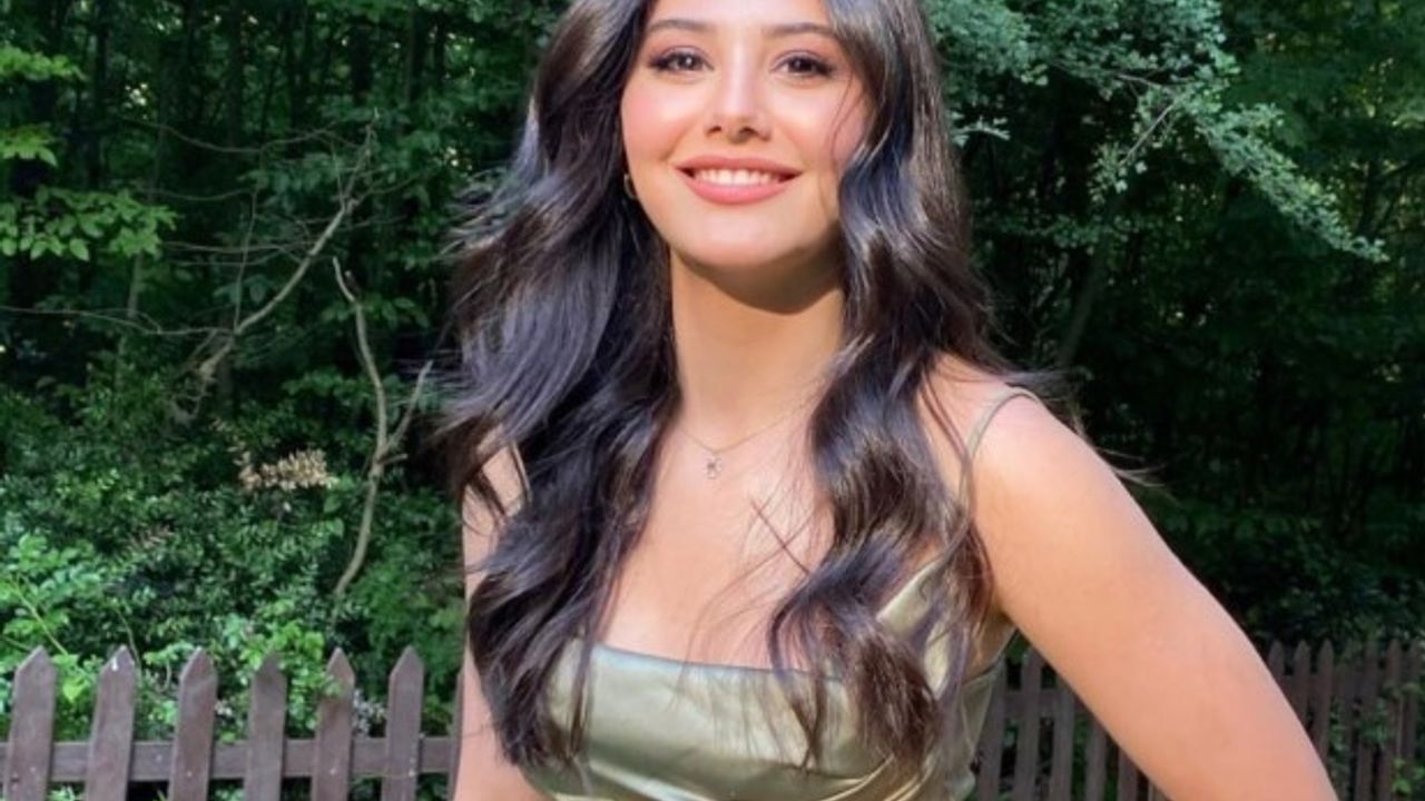 Çarpıntı Dizisi Sezin Kimdir, Gerçek Adı Ne? Helin Elveren Kimdir, Boyu, Sevgilisi ve TV Dizileri