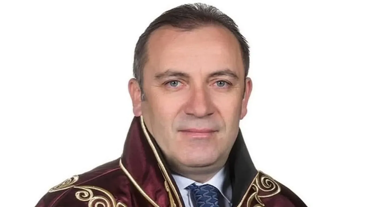 Cevdet Erkan Kimdir, Biyografisi, Aslen Nereli, Kaç Yaşında, Görevi, Kariyeri ve Evli mi?