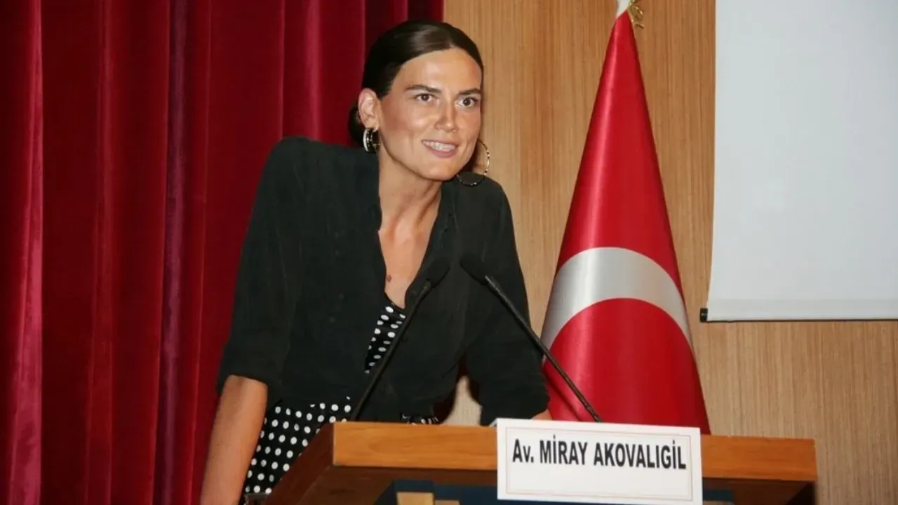 Miray Akovalıgil kimdir? Kaç yaşında, nereli? Avukat mı, oyuncu mu, komedyen mi?