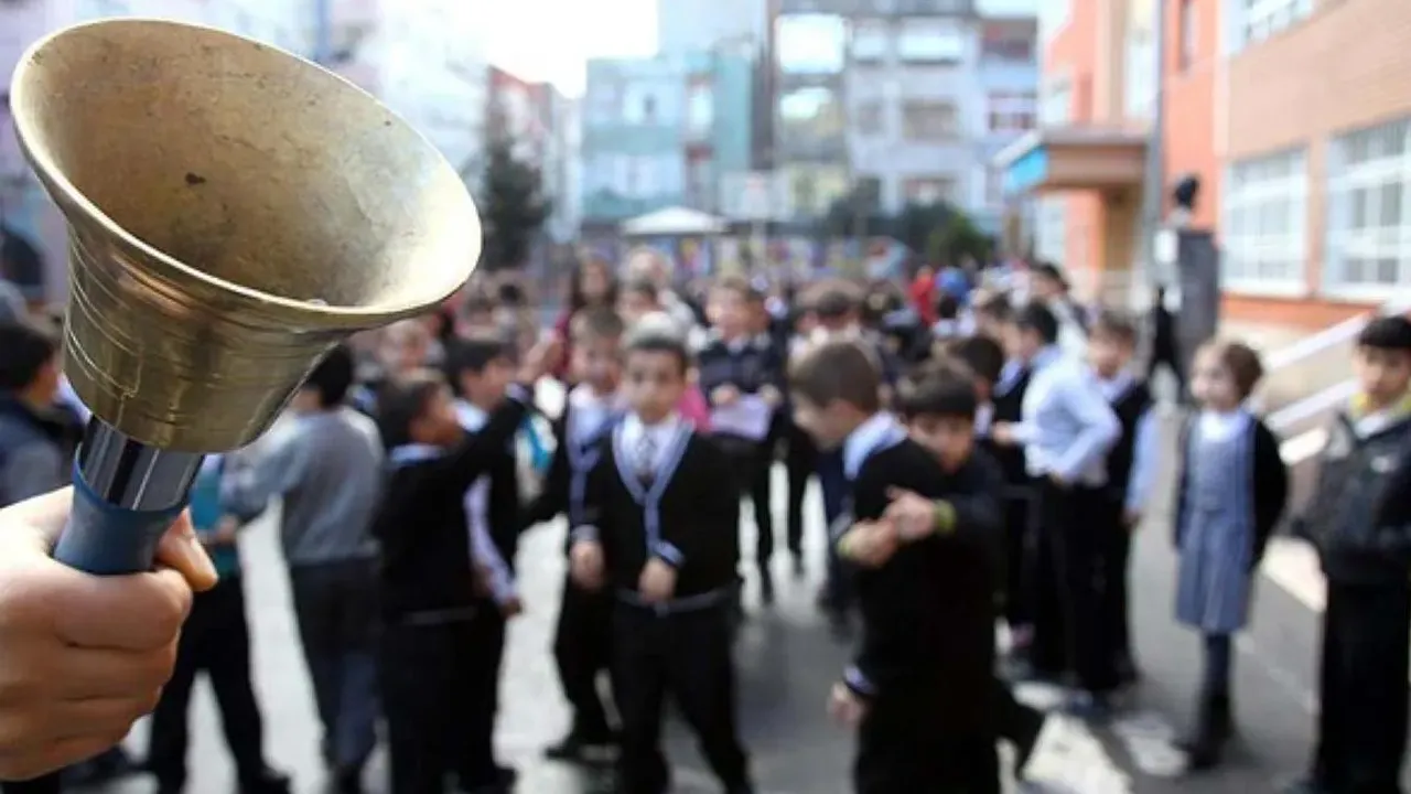 1 Eylül 2025 Pazartesi okul var mı, 1. sınıflar ve 5. sınıflar için okul ne zaman başlıyor?