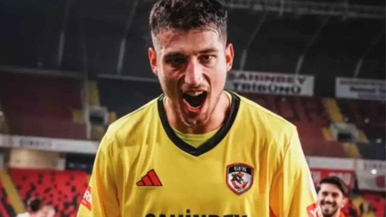 Burak Bozan'ın kırmızı kartı doğru mu? Gaziantep kalecisi ceza sahası dışında elle oynadı mı?