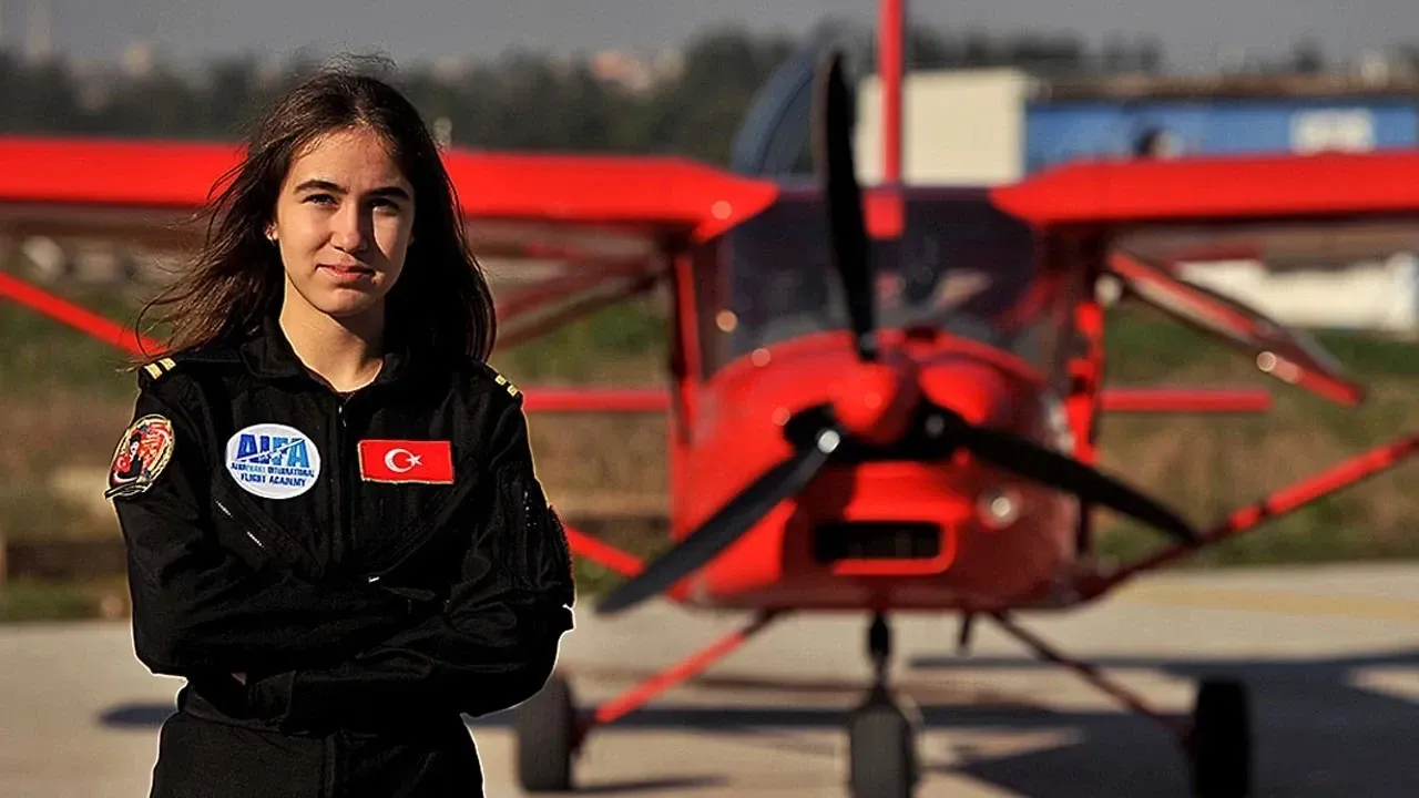Defne Özcan kimdir, kaç yaşında, nereli, solo uçuşu ne zaman yaptı, TIME dergisine nasıl girdi? Genç pilotun ilham veren başarı hikayesi
