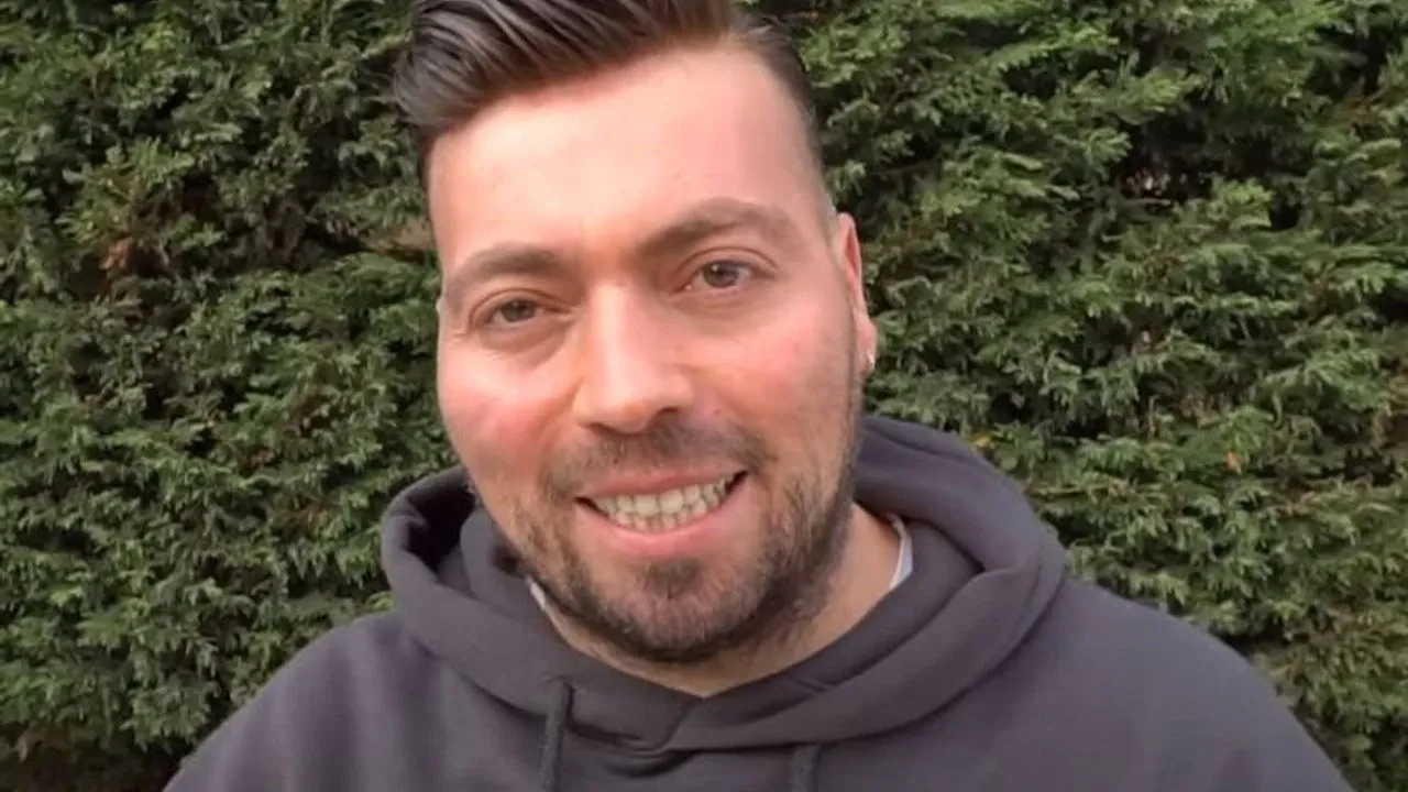 Fırat Sobutay kimdir, kaç yaşında, nereli, boyu kaç, evli mi, eşi kim, kaç çocuğu var, hangi okuldan mezun oldu?