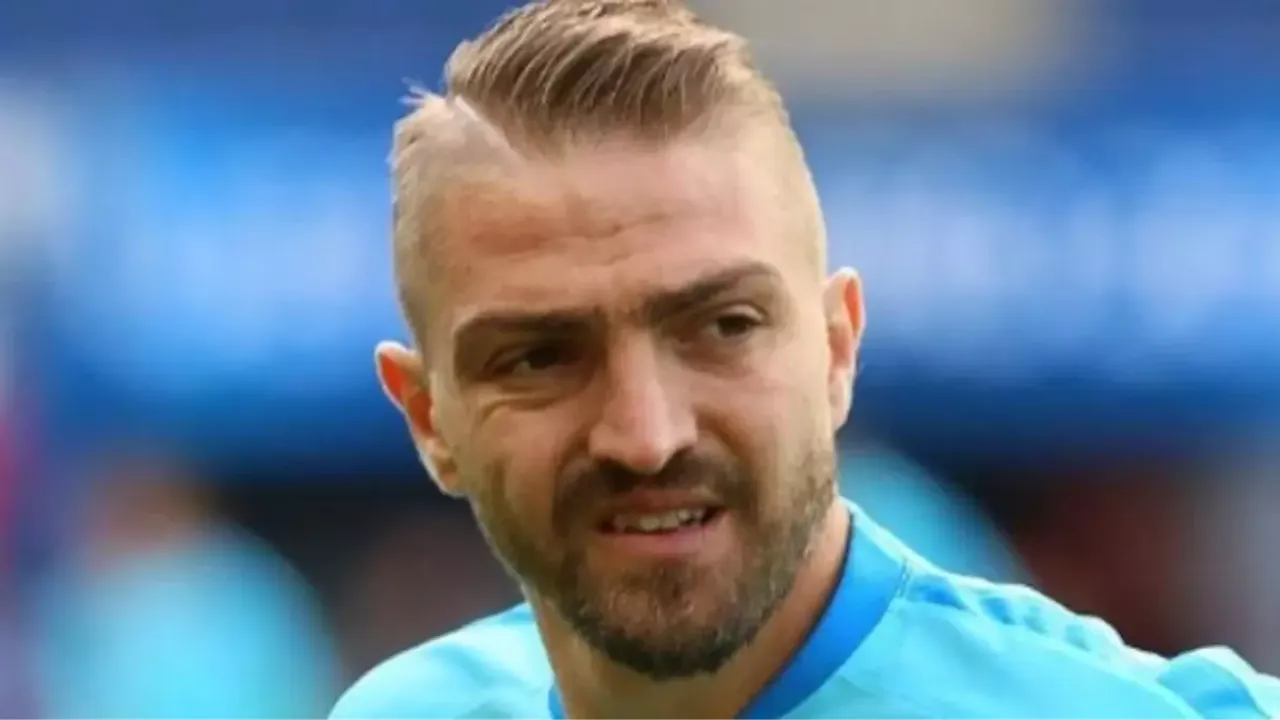 Caner Erkin kime tokat attı, takım arkadaşına mı vurdu, neden tokat attı, kırmızı kart gördü mü?