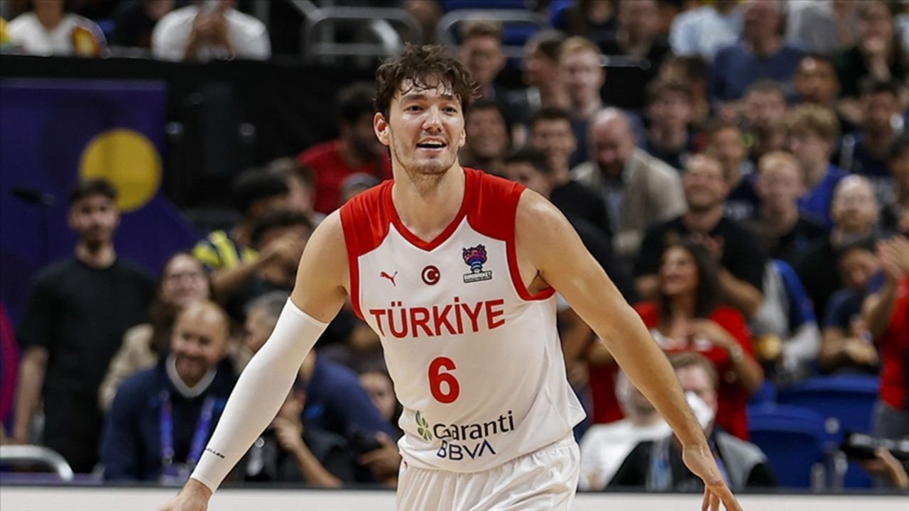 Cedi Osman Çocuğu Var mı, Evli mi, Eşi Ebru Şahin Kimdir?