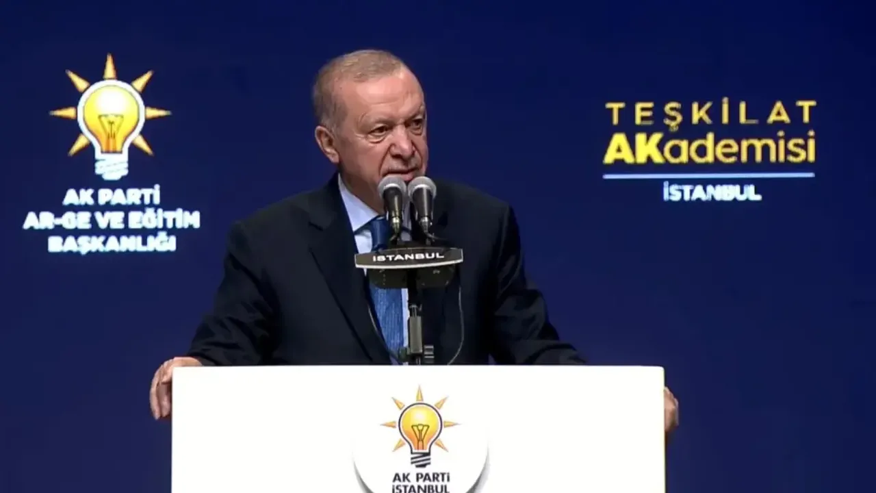 Özlem Vural Gürzel neden CHP'den istifa etti, AK Parti'ye ne zaman geçti? Özlem Vural Gürzel kimdir, siyasi kariyeri nedir?