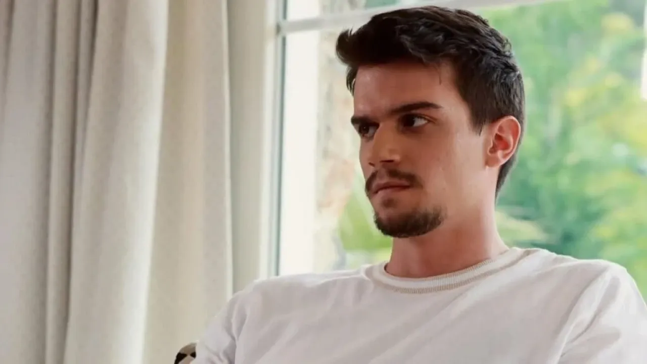 Eren Ören kimdir, kaç yaşında, nereli, boyu, kilosu, hangi dizilerde oynadı, ne mezunu?