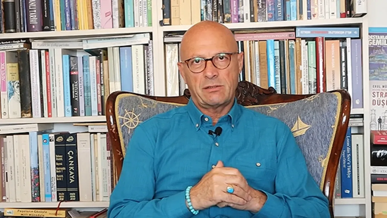 Erol Mütercimler evli mi, kiminle evli,  eşi kim, kaç yaşında, nereli? İşte özel hayatı ve bilinmeyen yönleri