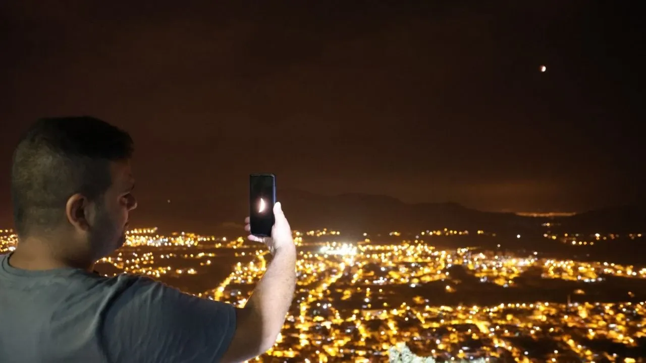 Türkiye’de kanlı ay tutulması nasıl izlenir? Ne zaman oldu, saat kaçta başladı, kaç dakika sürdü