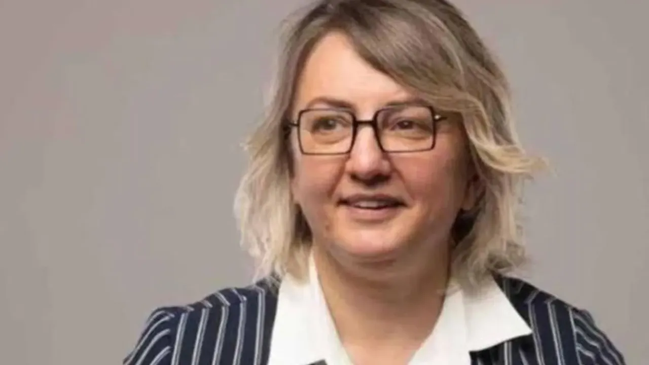 Gazeteci Ebru Küçükaydın kimdir, ne yazdı, neden ceza aldı? Yasak aşk iddiası gündemde!