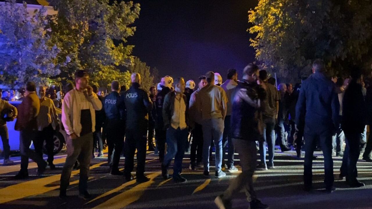 200 kişilik kavga! Çocukların tartışması meydan savaşına döndü