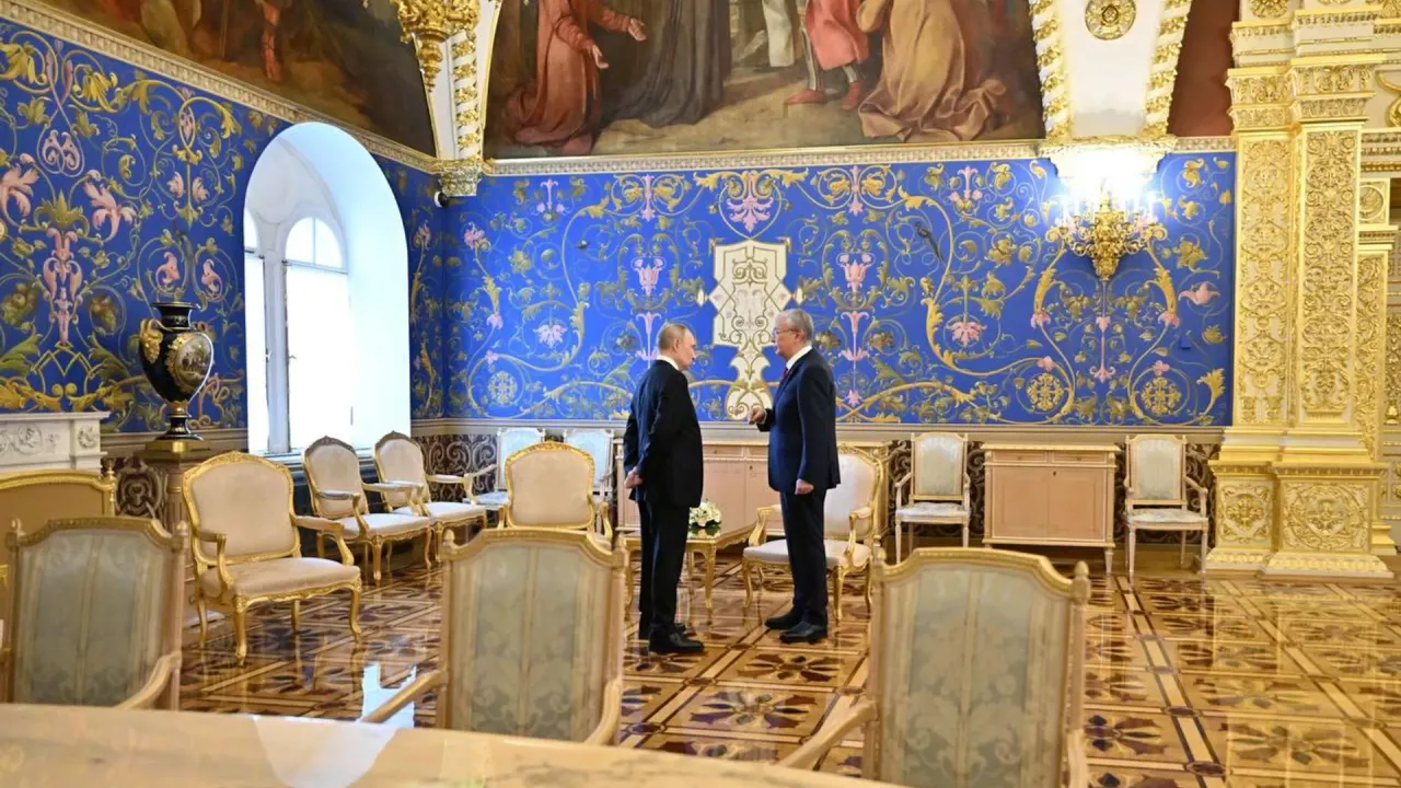 Putin’den Tokayev’e “Babası Üzerinden” Mesaj: Tarihî Jestin Arkasındaki Diplomasi