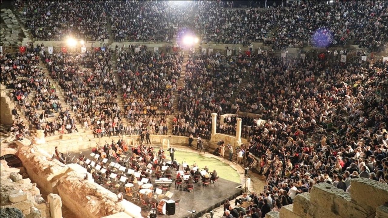 Sanatçılara "sansür" iddiası çok konuşulacak!