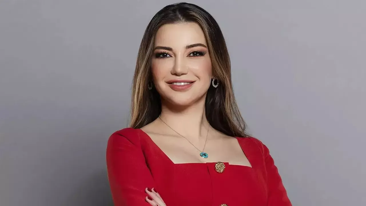 Esra Ezmeci evinin kapılarını açtı! Ünlü sunucunun evini görenler şaşkınlığını gizleyemedi!