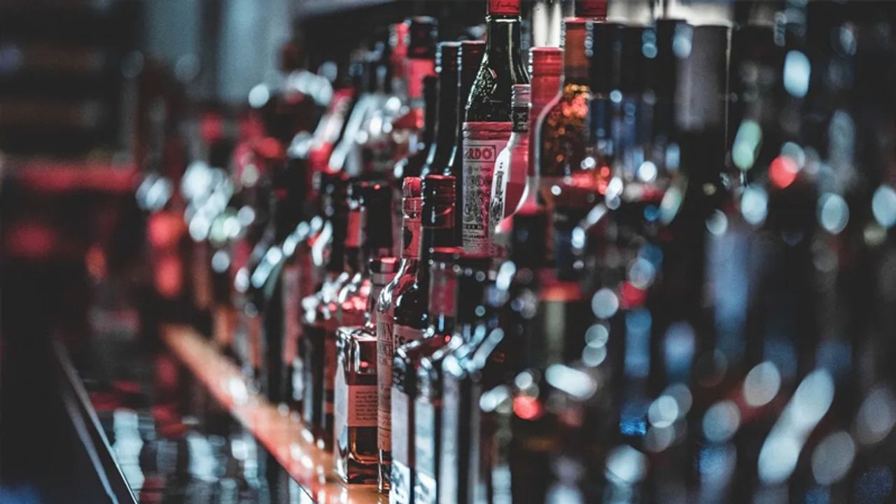 Türkiye'de 1,3 milyar litre içki tüketiliyor