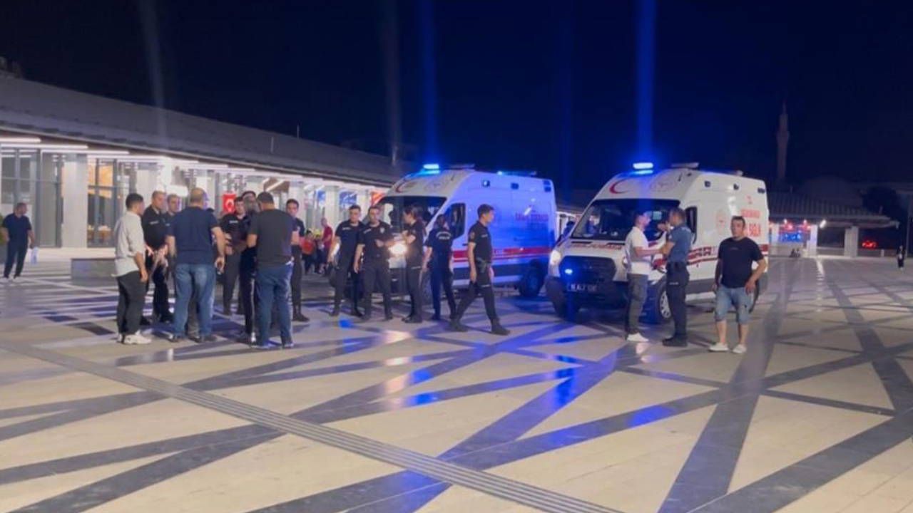Bursa'da bıçaklı kavga: Anne ve kızları yaralandı