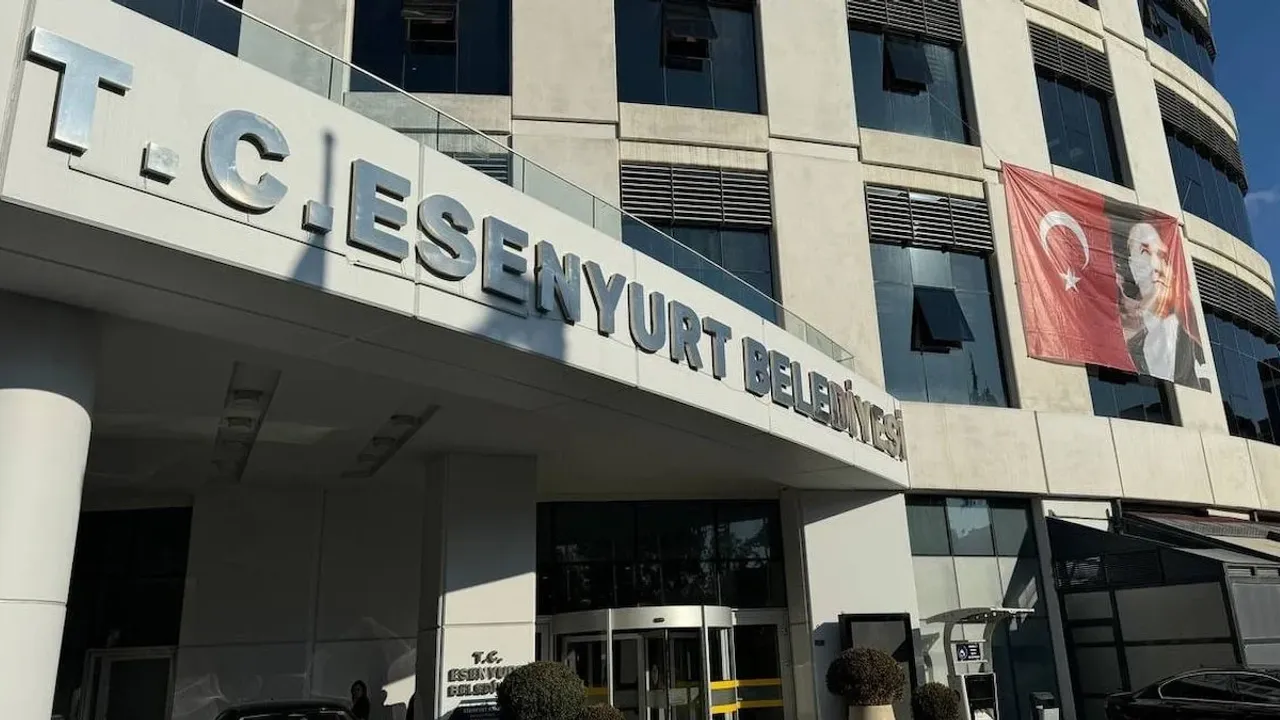 Esenyurt Belediyesinden 'kepçeyle köpek toplama' iddiasına yanıt