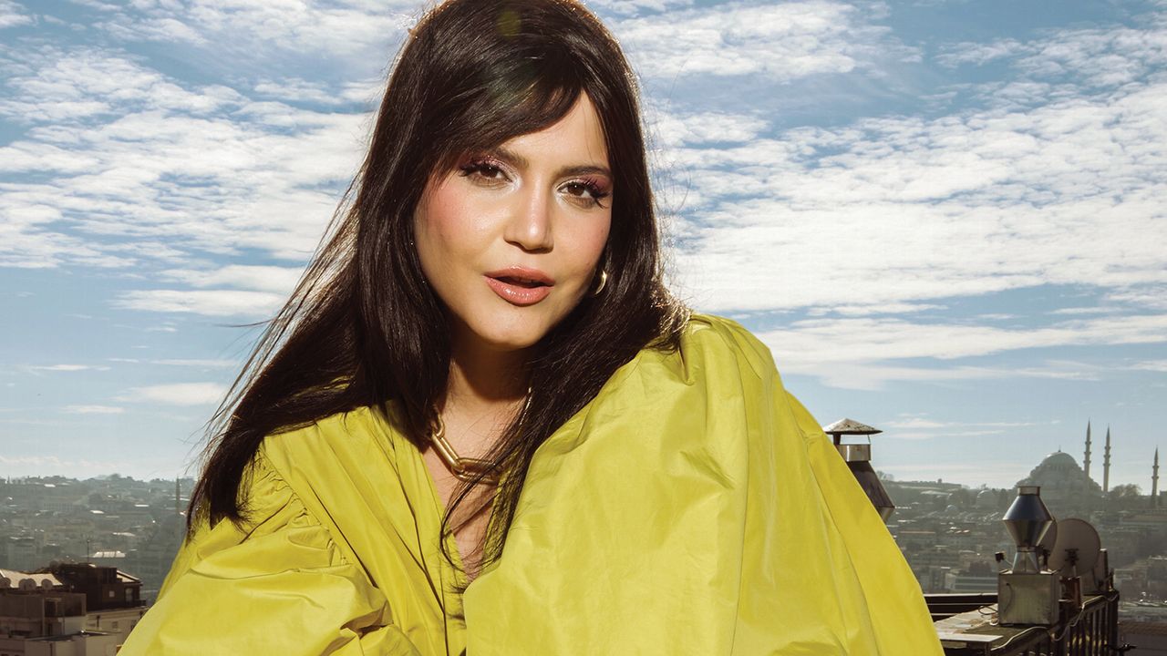 Feyza Civelek’in TV programları, kariyer başarıları ve sağlık durumu incelemesi