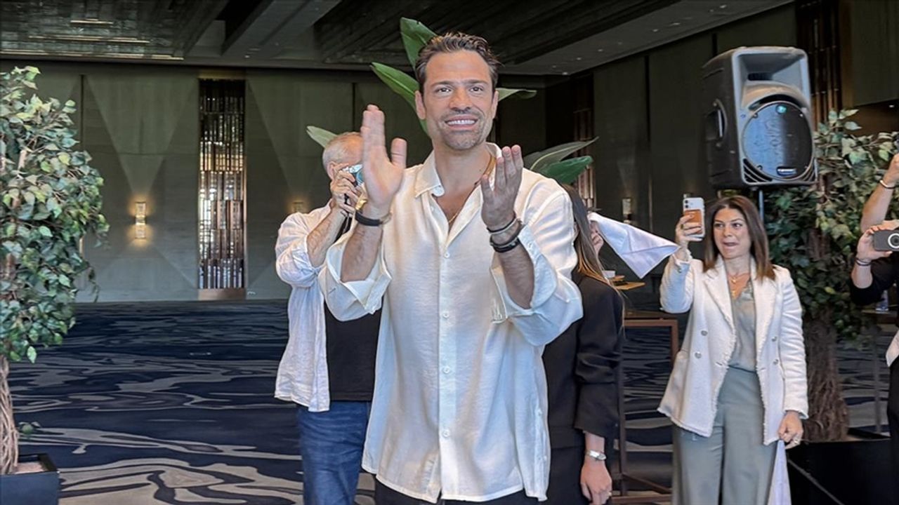 Yunan sanatçı Konstantinos Argiros, İstanbullu müzikseverlerle buluştu