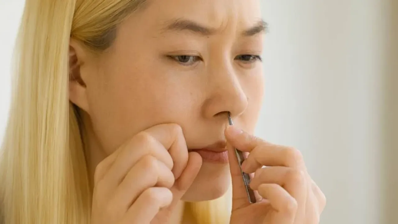 Burun kıllarını alırken bir anda yere yığıldı, sebebi tartışmaları alevlendirdi