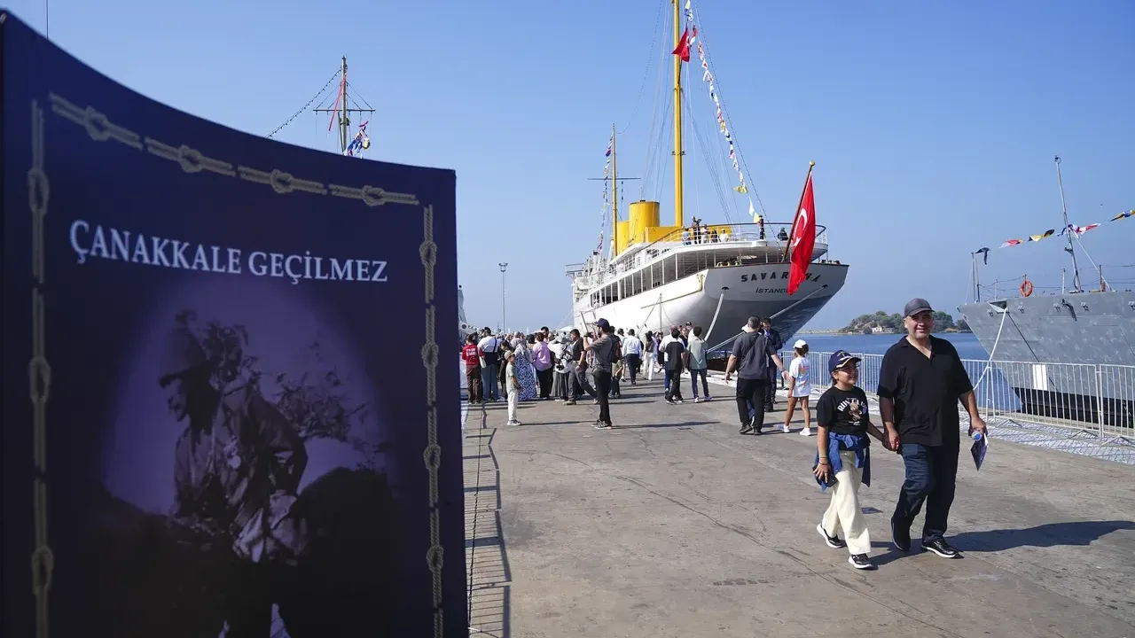 Mavi Vatan’da donanma gururu: TCG Anadolu ve diğer gemiler halka açıldı