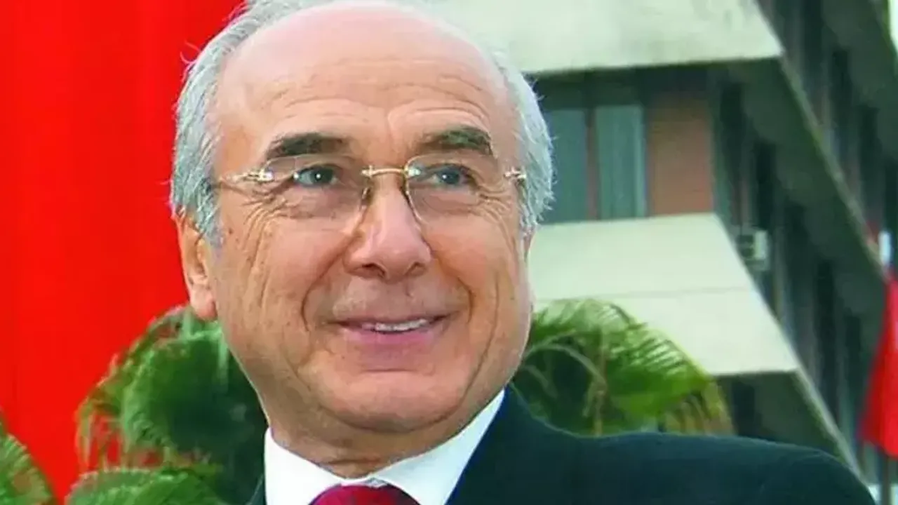 Adana'da 5 dönem Başkanlık yapmıştı: Uçakta kalp krizi geçirdi!