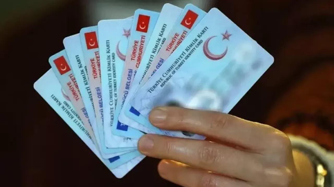 Ehliyet Yenilemede Son Günler! 2025’te Ehliyet Yenileme Ücreti, Gerekli Belgeler ve Son Tarih