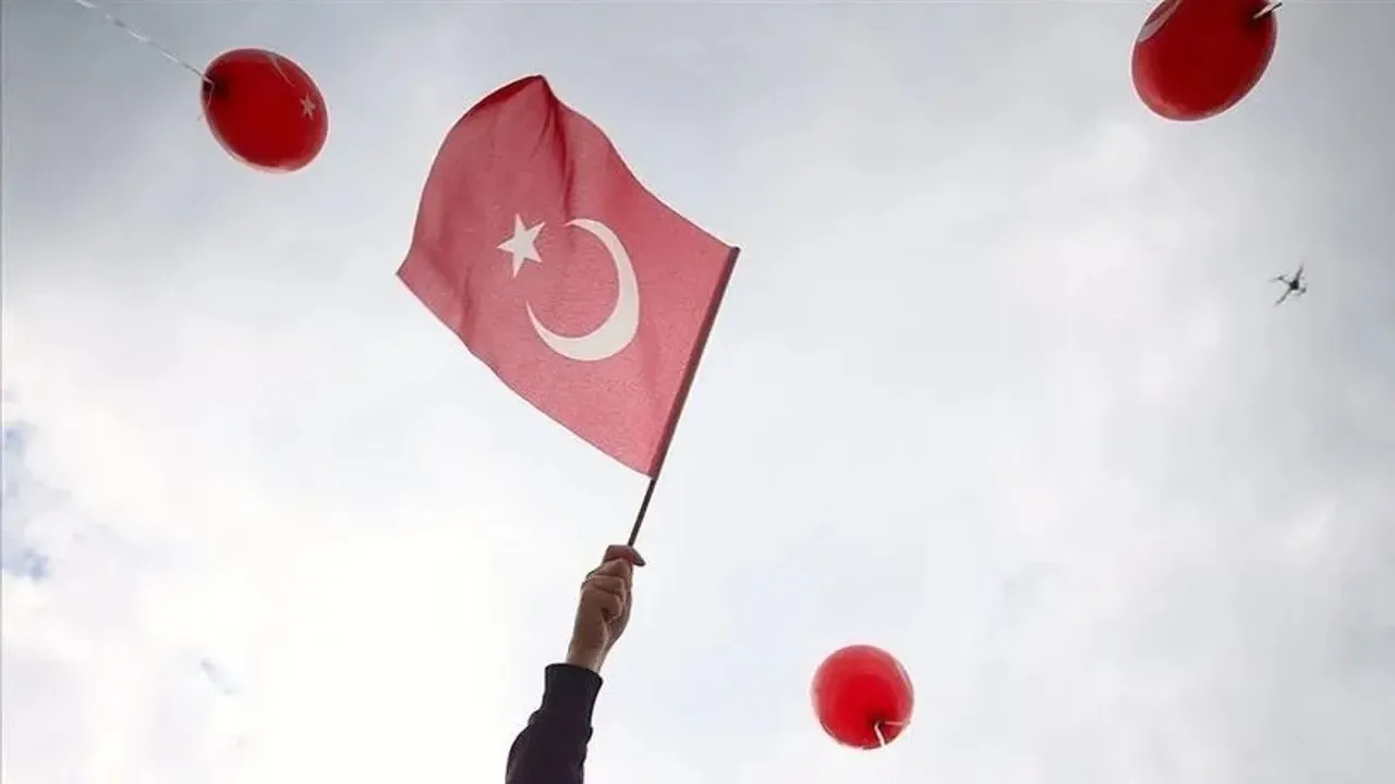 28 Ekim Salı yarım gün mü? 29 Ekim resmi tatil mi? 2025 Cumhuriyet Bayramı hangi gün?
