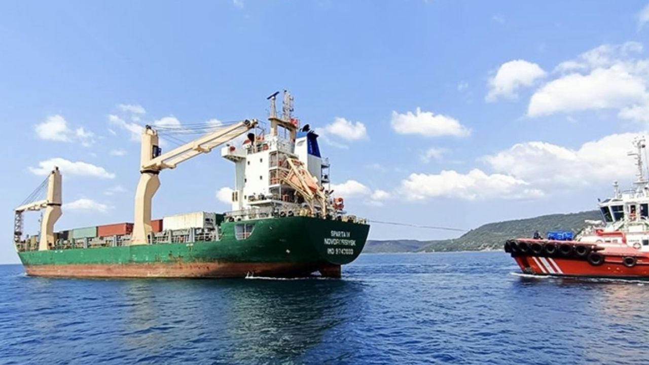 Çanakkale Boğazı’ndan geçen yük gemisi arıza yaptı!