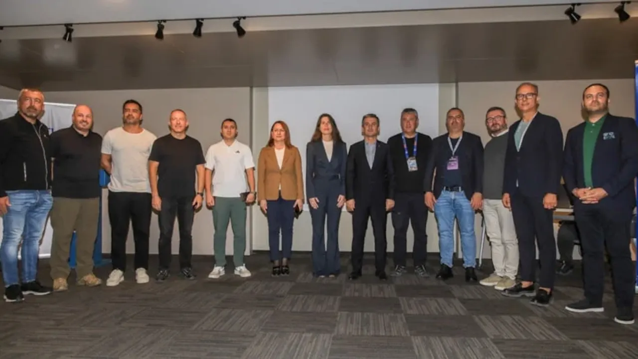 Çeşme’de 17 ülkeden 715 sporcu pedala basacak