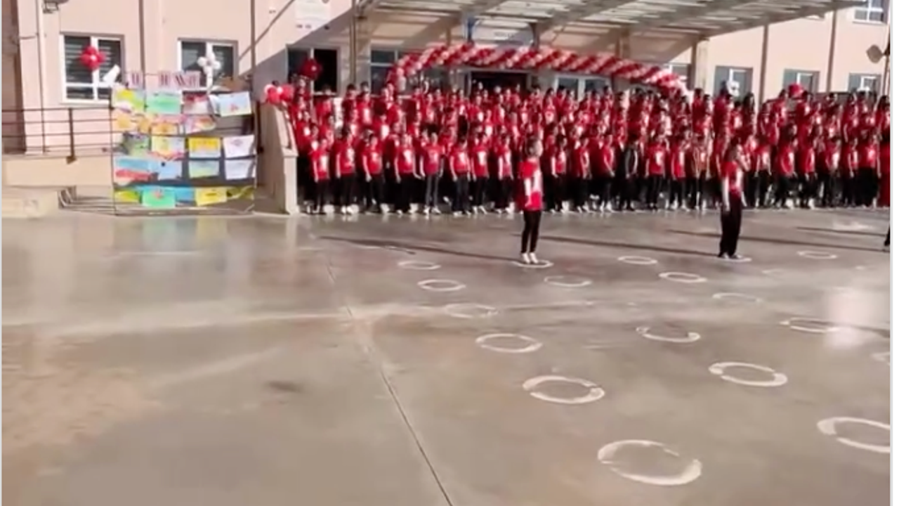 Denizli'de Cumhuriyet Bayramı 'Katyuşa' ile kutlandı!