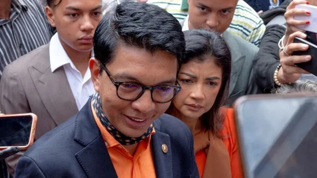 Madagaskar'da devrik Cumhurbaşkanı Rajoelina vatandaşlıktan çıkarıldı