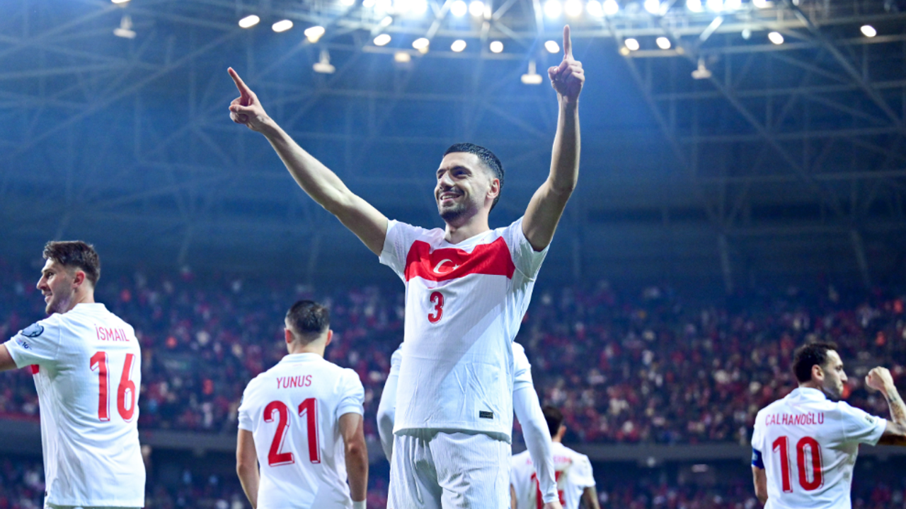 Merih Demiral kimdir, hayatı, kaç yaşında, hangi takımda, nereli, evli mi, eşi, çocuğu, maaşı?