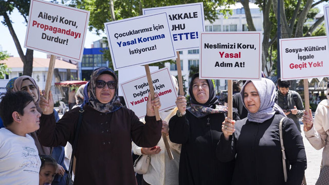 Büyük Aile Platformu'ndan kritik açıklama: "LGBT temalı gemi istemiyoruz"