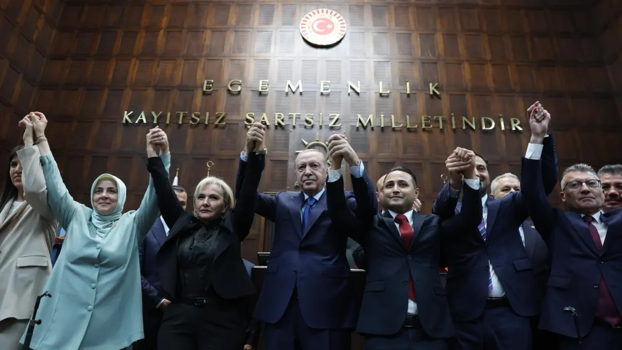 AK Parti'ye geçen milletvekilleri listesi belli oldu!