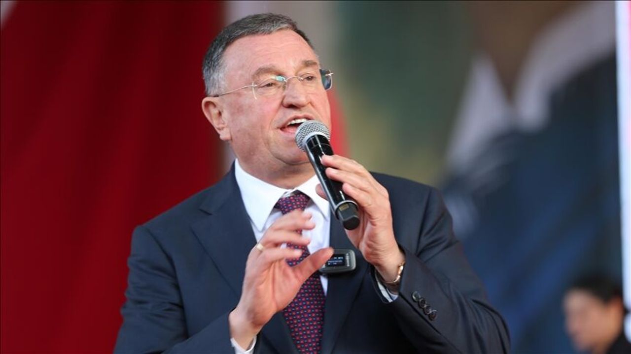 Lütfü Savaş'tan yeni parti yorumu! “Teori ve pratik farklı olur”