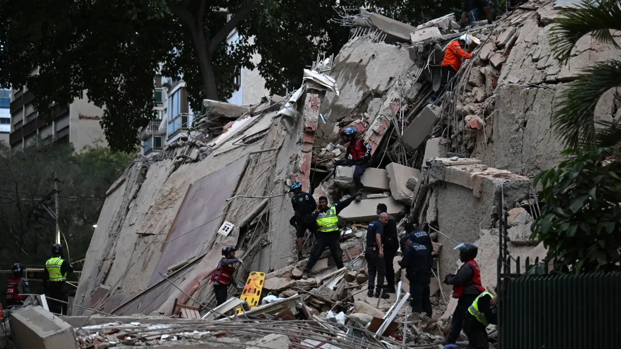 "Çifte deprem" felaketinde can kaybı 920’ye yükseldi