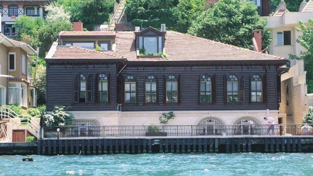 Jet sosyetesinin ünlü ismi, yalı hayatın 'zorluklarını' anlattı