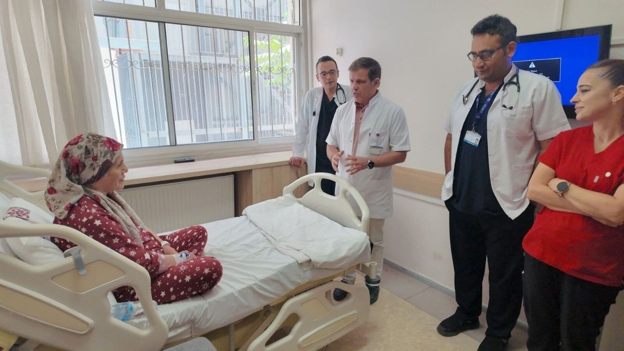 Dünyada üçüncü defa yapılan riskli ameliyat Ege Üniversitesinde